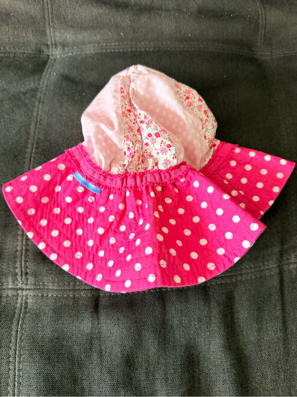 Wallaroo Kids Sun Hat in Hot Pink Polka Dot
